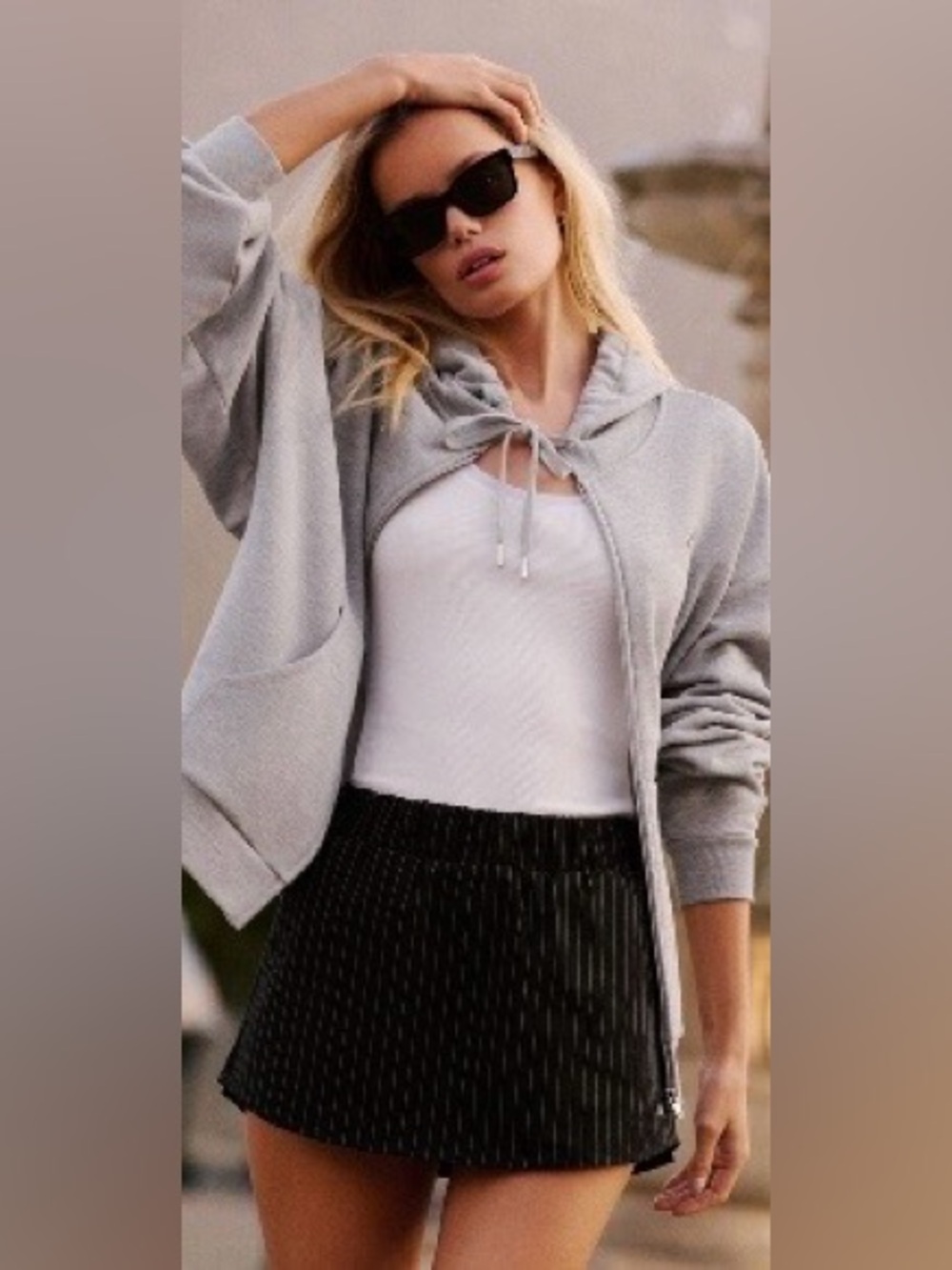 ALO Yoga—Pinstripe Daylight Mini Skirt in Black/Titanium